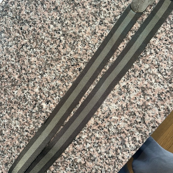 Gucci Green and Gray Belt with Distinctive Design - Picture 2 of 4